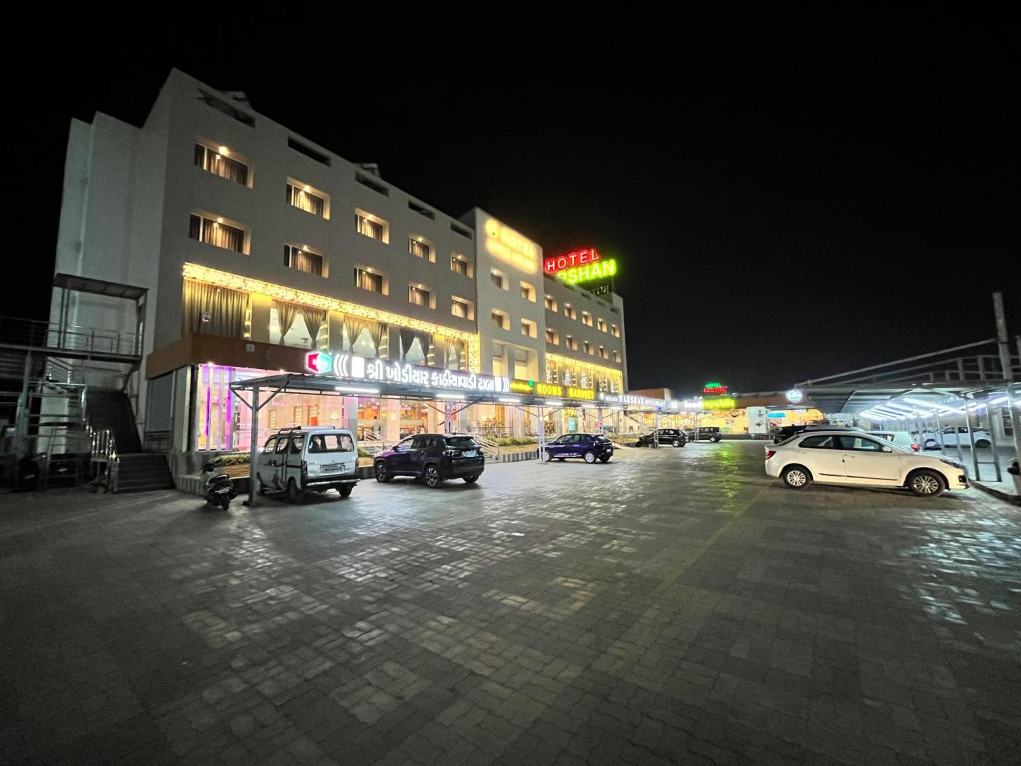 Hotel Grand Darshan Вадодара Экстерьер фото